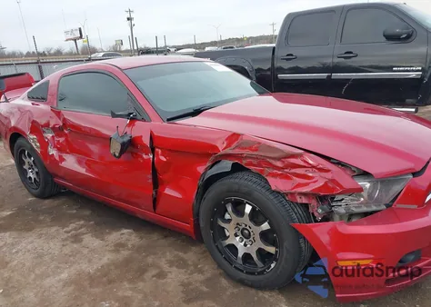 2013 Ford Mustang V6 z USA, uszkodzony, nr VIN 1ZVBP8AM4D5228738